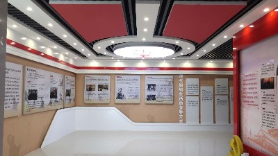 中億?；?dòng)滑軌屏案例：橙色科技企業(yè)展廳