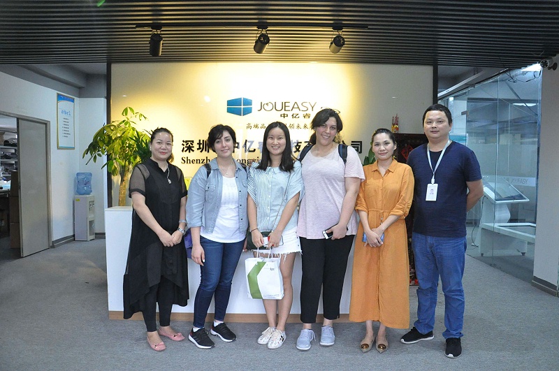 深圳中億?？萍紵崃覛g迎迪拜客戶蒞臨我司參觀考察